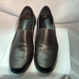 Dansko Raphael Brown Slip on leather  pump.